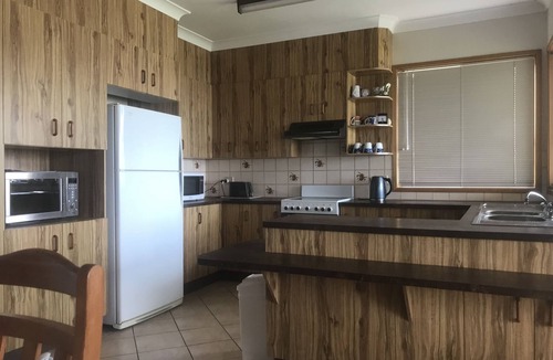 Greenwell Point House | 3 Bedroom house, right on the river, own private jetty