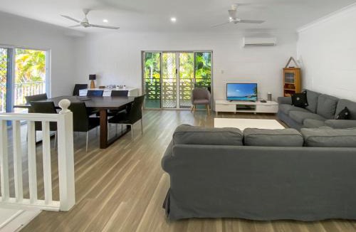 Arcadia House | 3 Bedroom House in Arcadia with huge Pool and Wifi 'Brookehaven'