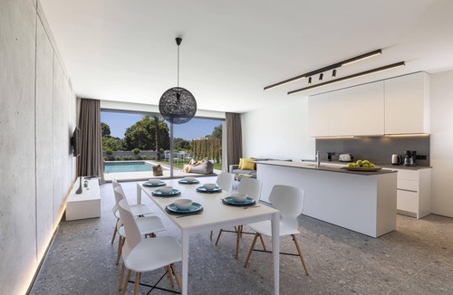 Ixia Villa | 3 Bedroom Villa with Heated Private Pool