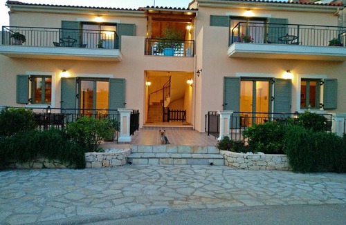 Antipata Apartment | #3-Spacious 1 bedroom apartment with full kitchen and large balcony