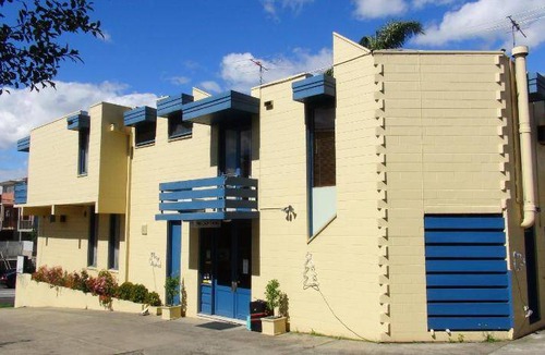 Kew Hotel | 30 m² Motel ∙ 5 guests