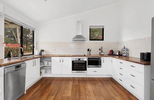 Barrengarry House | 300 m² House ∙ 2 bedrooms ∙ 4 guests