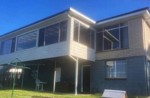 Eden House | 300 m² House ∙ 3 bedrooms ∙ 6 guests