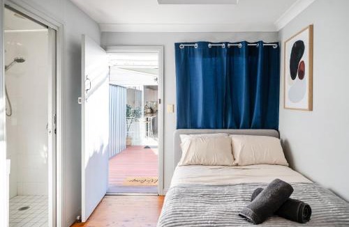 Beaconsfield House | 31Bea ABNB-Style Studio, 9 mins walk to Train, Easy access to CBD
