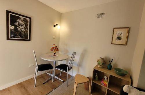 New Lambton Heights Apartment | 32 m² Apartment ∙ 1 bedroom ∙ 2 guests