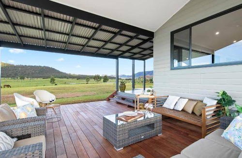 Broke House | 323 m² House ∙ 5 bedrooms ∙ 11 guests