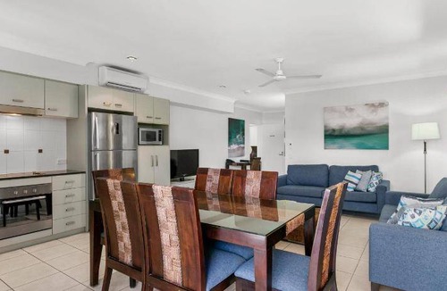 Trinity Beach Apartment | 331 m² Serviced apartment ∙ 4 bedrooms ∙ 127 guests