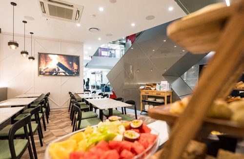 Bondi Junction Hotel | 34 m² Hotel ∙ 10 guests