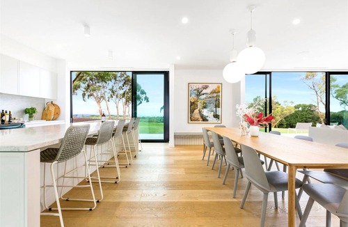 Red Hill South House | 346 m² House ∙ 5 bedrooms ∙ 12 guests
