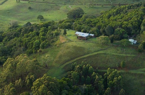 Booroobin House | 350 m² House ∙ 4 bedrooms ∙ 10 guests