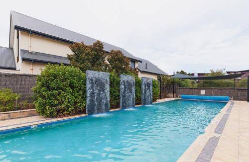 Dunsborough Resort | 360 m² Resort ∙ 5 bedrooms ∙ 12 guests