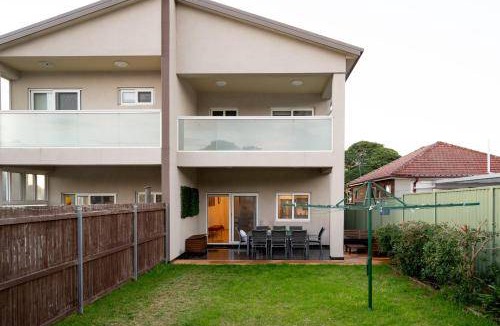 Eastlakes House | 375 m² House ∙ 3 bedrooms ∙ 10 guests