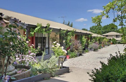 Beechworth Hotel | 38 m² Motel ∙ 8 guests