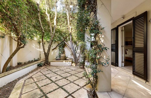 Paddington House | 380 m² House ∙ 4 bedrooms ∙ 7 guests