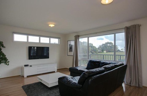 Ventnor House | 39 Bingley Crescent Ventnor