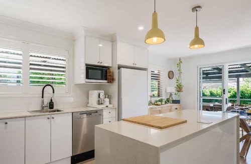 Battery Hill House | 390 m² House ∙ 4 bedrooms ∙ 8 guests