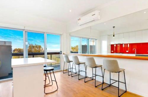 Seaford Apartment | 3Bdrm Beachside Town House with Ocean Views