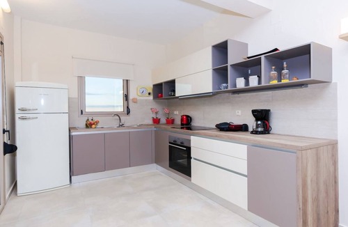 Margarites Villa | 3bedroom villa, pool, BBQ & stunning views!