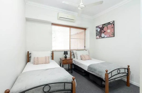 Clifton Beach Apartment | 3BR Clifton Beach Resort Escape - Pools/Gym/Beach