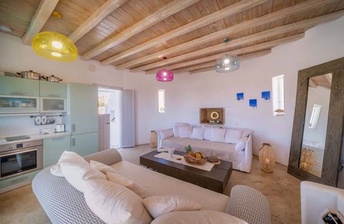 Kalafatis Villa | 3BR Mykonos Villa Walk to Kalafatis Beach & Pool