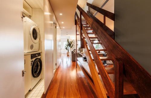 Darling Point Apartment | 3BR Penthouse Harbour Views
