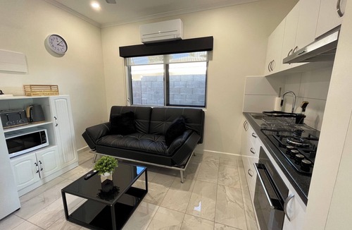 Braitling Apartment | 3km from CBD. One-year-old, modern, self-contained unit with a homely touch.