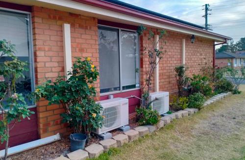 Kingswood House | 4 Bedroom, 3 bath room home in Kingswood NSW, free WIFI Internet, free parking