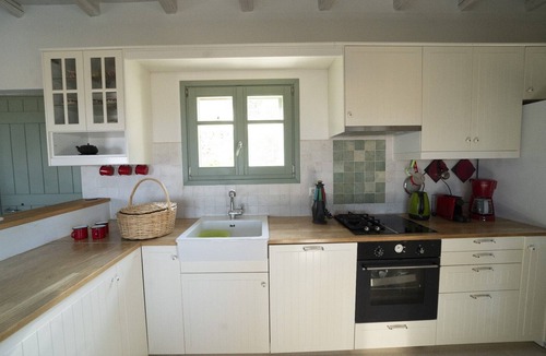 Ioulida Villa | 4 bedroom accommodation in Ioylis