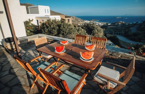 Ydrousa Villa | 4-bedroom villa overlooking the Aegean Sea