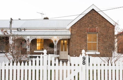 Central Mudgee House | 4 beds, sleeps 6: Gladstone Cottage - 5 min walk to town centre
