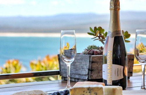 Merimbula Apartment | 4 Points of view - 1 Bedroom Apartment 2+ nights