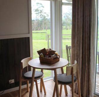 Drouin West House | 40 m² Farmhouse ∙ 3 guests