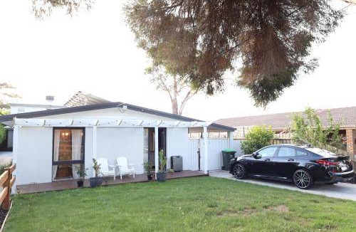 Rosebud House | 400 m² House ∙ 3 bedrooms ∙ 8 guests