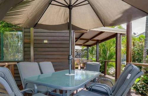 Urangan Resort | 416 m² Resort ∙ 4 bedrooms ∙ 8 guests