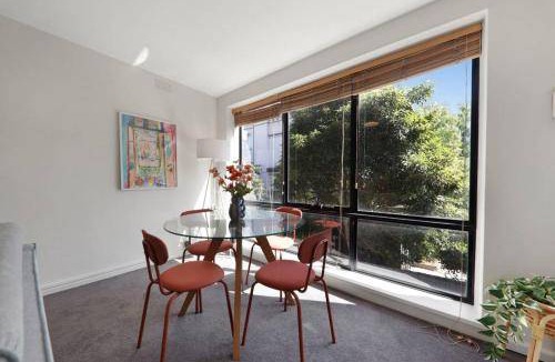 St Kilda Apartment | 42 m² Apartment ∙ 1 bedroom ∙ 4 guests