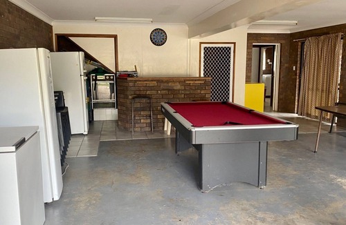 Rainbow Beach House | 42 Rumbalara Avenue - Rainbow Beach. Huge Beach House - Bring The Whole Family!