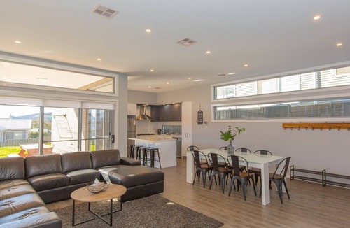 Jindabyne House | 43B Twynam Street - The Falls on Twynam