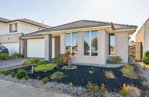 Point Cook House | 441 m² House ∙ 4 bedrooms ∙ 10 guests