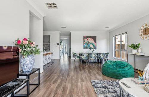 Point Cook House | 441 m² House ∙ 4 bedrooms ∙ 10 guests