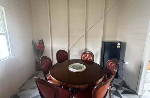 Rockhampton House | 45 Kent Street - The Whole House in Rockhampton City