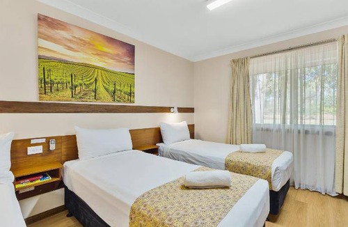 Gilgandra Hotel | 45 m² Motel ∙ 7 guests