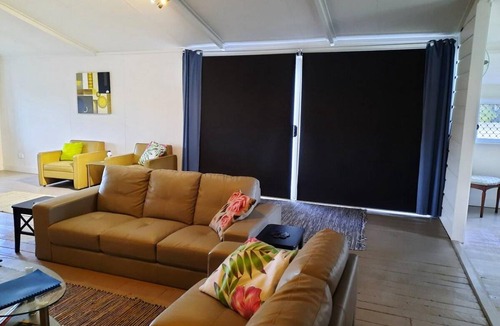 Maryborough House | 450 m² House ∙ 3 bedrooms ∙ 6 guests