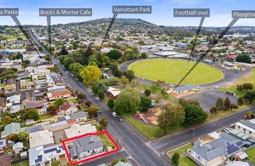 Mount Gambier House | 452 m² House ∙ 4 bedrooms ∙ 8 guests