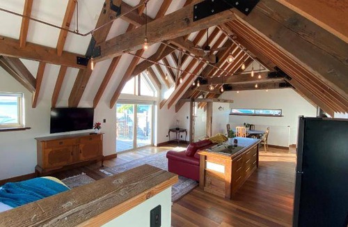Tulka House | 455 m² House ∙ 5 bedrooms ∙ 14 guests
