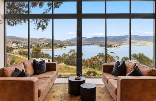 East Jindabyne House | 470 m² House ∙ 6 bedrooms ∙ 14 guests