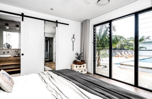 Ewingsdale House | 479 m² House ∙ 5 bedrooms ∙ 10 guests