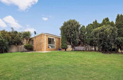 Mornington House | 4B Home in Quiet Mornington