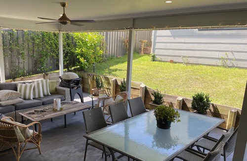 Milton House | 5 min walk to Milton Village, 5 min drive to the beach.