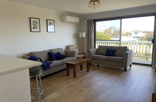 Cape Paterson House | 5 mins walk to beach, space for two families