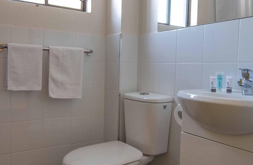Perisher Valley Hotel | 5 Share - 5 Share Room - Mt Perisher Views